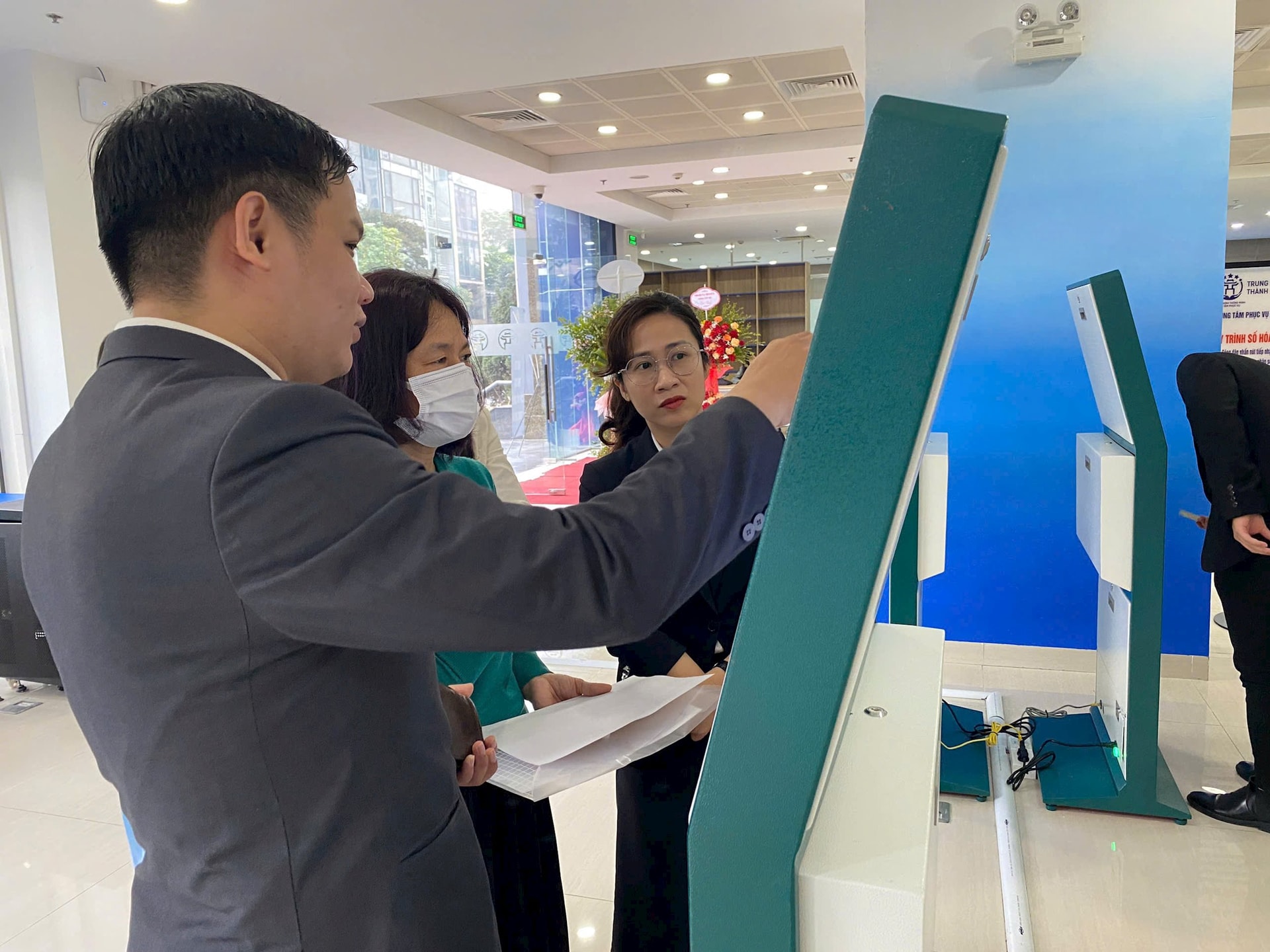 Hướng dẫn đăng ký tạm trú trên VNeID để tránh bị phạt tiền từ 15/12/2025