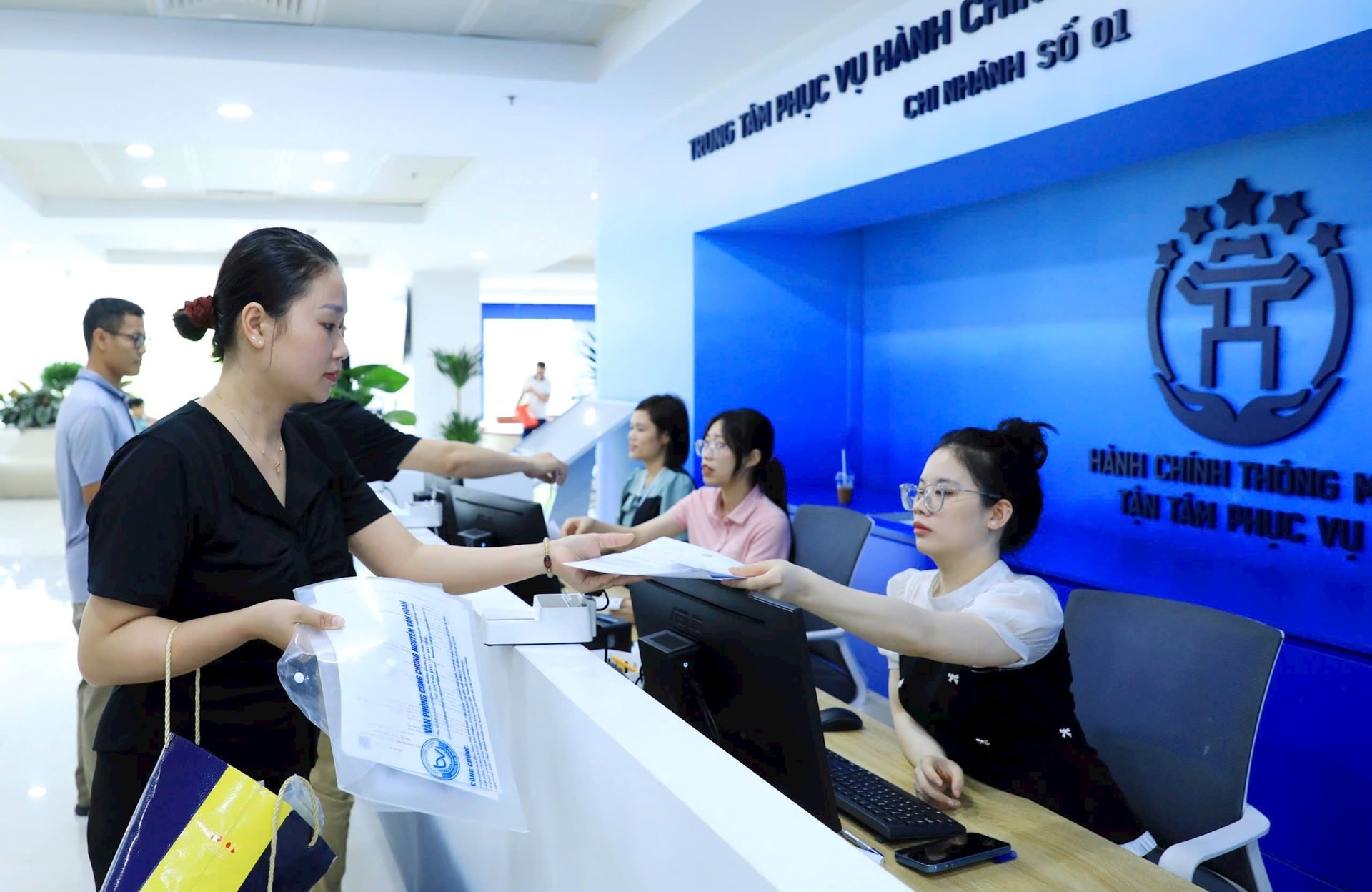 Hướng dẫn đăng ký tạm trú trên VNeID để tránh bị phạt tiền từ 15/12/2025